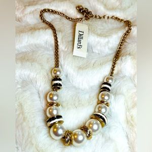 Dillard’s gold & imitation Pearl necklace NWT